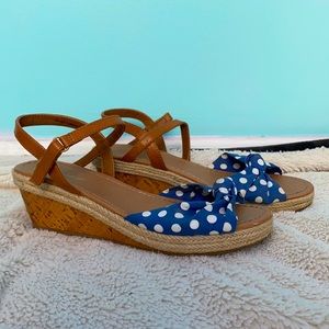 American Eagle girls wedge strap sandels